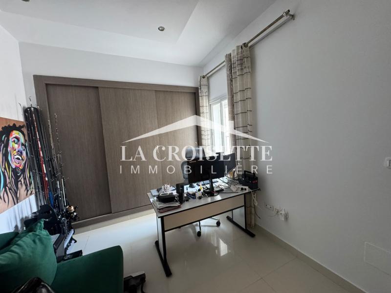 Villa plain-pied S+4 semi-meublée à La Marsa 